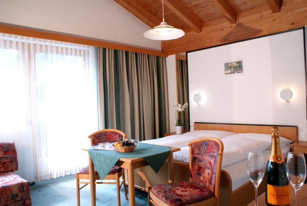 Hotel Romantica Samnaun Oda fotoğraf